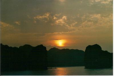 Sunset Halong bay, Vietnam juli 2001