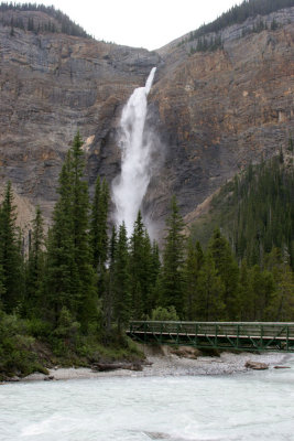 Takakkaw Falls from distance.jpg