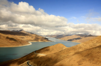 YamZho Lake 3.jpg