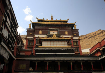 Main Hall of Tashilhunpo Monastery.jpg