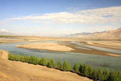 the Bed of the Yarlung Zangbo River.jpg