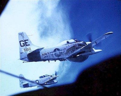 vaw12ad5_01_19jan2003.jpg