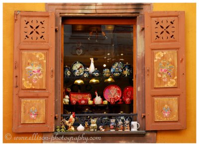 Riquewihr window shopping