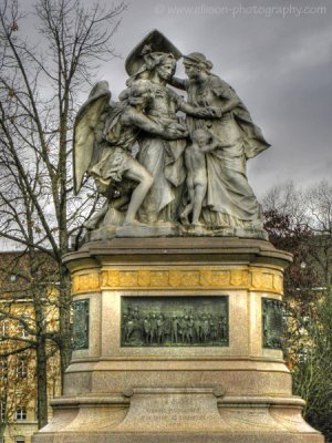 Strassburger Denkmal, Centralbahnplatz