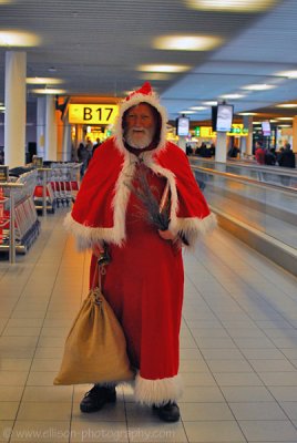 Look who we ran into at the airport...!