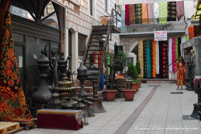 Grand Bazaar Han scene