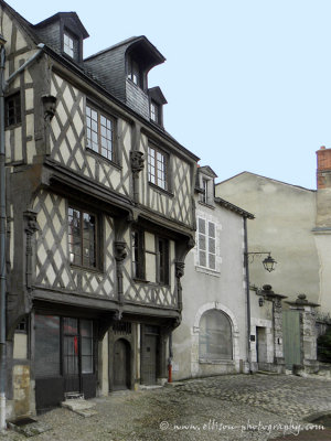 the Acrobats' House - Blois