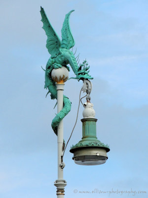 dragon lamppost
