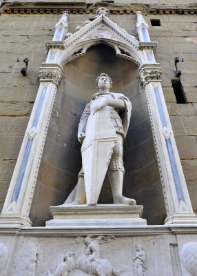Outdoor statuary