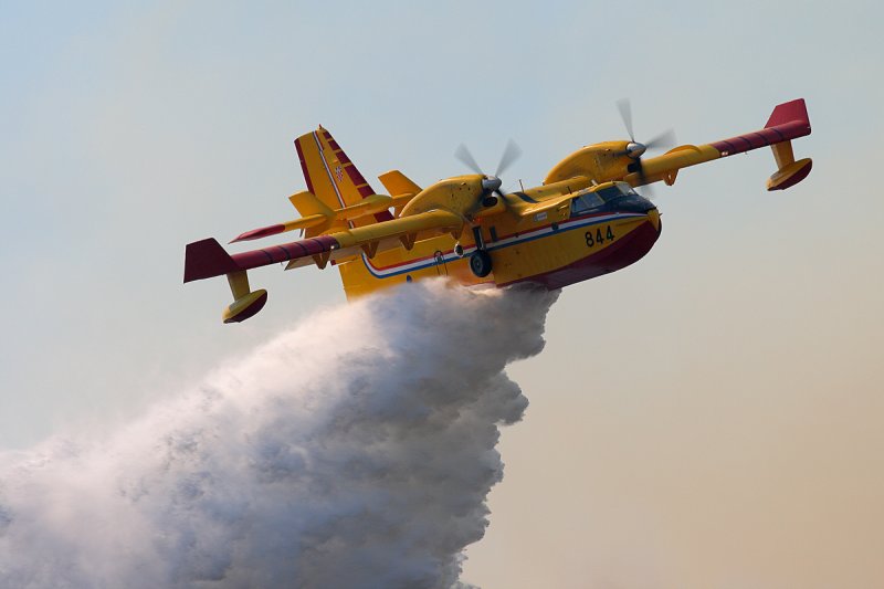 Canadair CL415