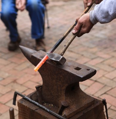 hammer.anvil.IMG_6398.jpg