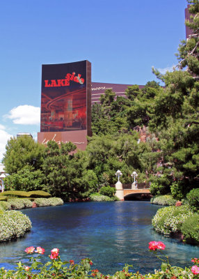 Lake near the Wynn.jpg
