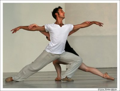 Neos Dance Theatre 