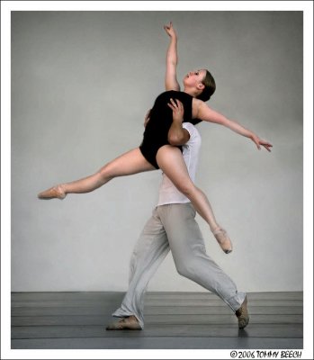 Neos Dance Theatre