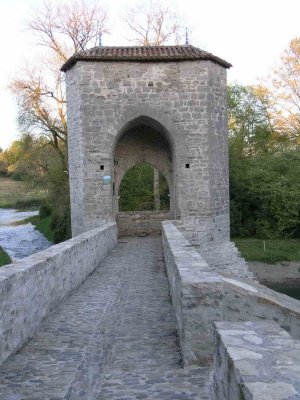 Sauveterre-de-Barn : Le Pont de la Lgende (XII - XIIIme)