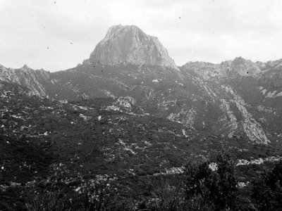 Le Bau de Bartagne depuis la route qui monte au plan d'Aups