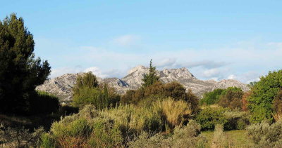 Vue partielle du massif des Alpilles