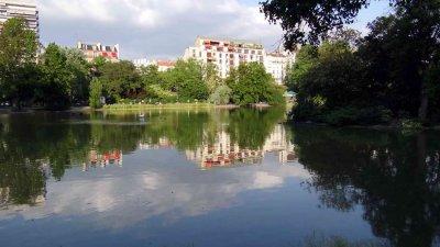 Depuis le lac du parc Montsouris