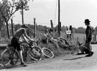  A la croise des chemins vers Nay, Lys, Rbnacq et Svignacq