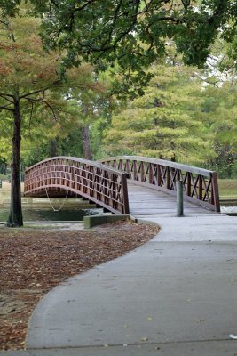 Herman Park Walking Bridge.jpg