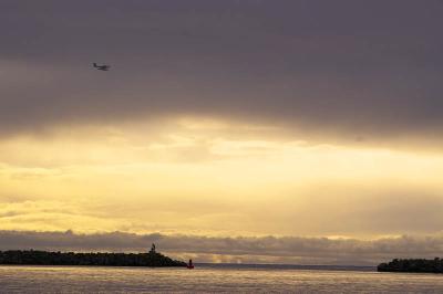 float plane coming in