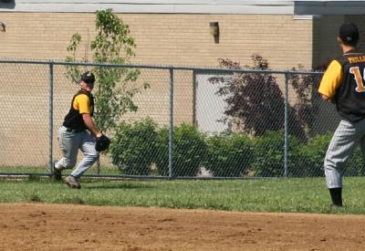 jeremy fields a ground ball