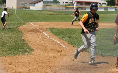 aaron scores and brent heads to third