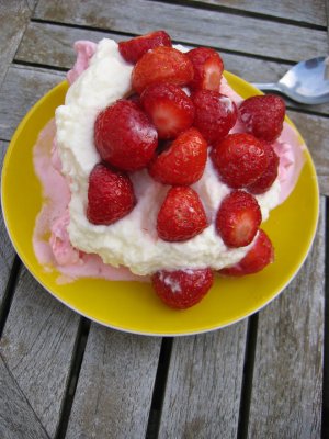 Aarbeienijs (strawberry ice cream)