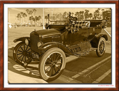 Ford 1920 4dr Convertible HB Surfer 9-30-10 Sepia.jpg