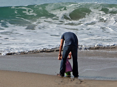 Man holds Daughter Waves Laguna Beach 1-3-10 30 jpg.jpg