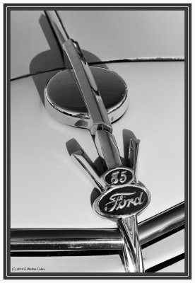 Ford 1937 PU 2-tone 2010 DDHood Ornament.jpg