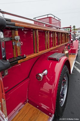 International 1936 Fire Engine DD 7-8-11 (14) Ladder.jpg