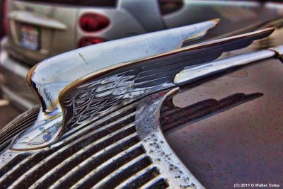 Chrysler 1936 Black Sedan DD 7-8-11 (3) Hood Ornament.jpg