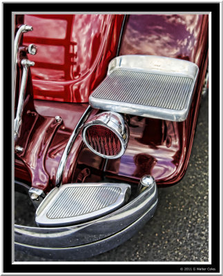Packard 1930s Red Convertible NH DD Fender Step.jpg