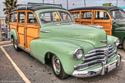 Chevrolet 1940s Woody Wgn Grn Cars HDR Pier 3-26-11 (2).jpg