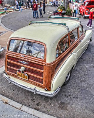 Chevrolet 1950 Woody Wgn White Top R Cars HDR Pier 3-26-11 (148).jpg