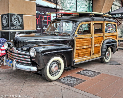 Ford 1946 Woody Wgn Black HDR Cars HB Pier 3-11 2.jpg