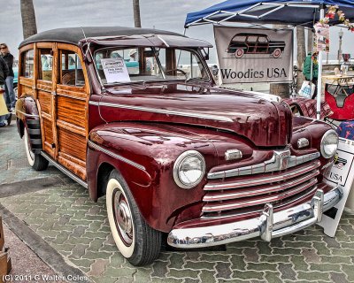 Ford 1946 Woody Wgn Red HDR Cars HB Pier 3-11 137.jpg