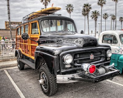 IH 1950s Woody Wgn Black 3-26-11  F HDR.jpg