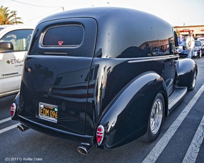 Ford 1940 Panel Wagon DD 12-3-11 2 R.jpg