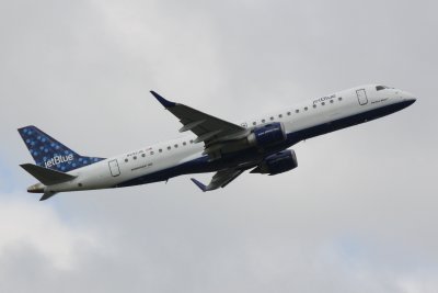 Embraer 190 (N292JB) Parlez-blue?