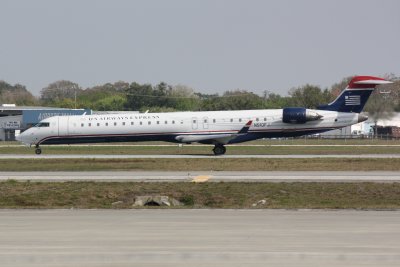 Canadair Regional Jet CRJ-900 (N910FJ)
