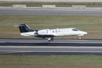 Learjet 35  (CGAJS)