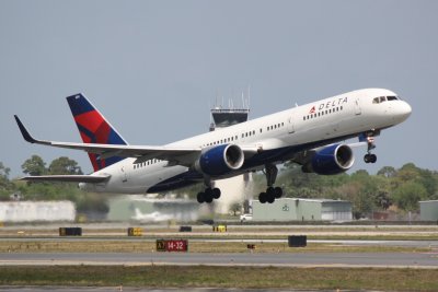 Boeing 757-200 (N644DN)