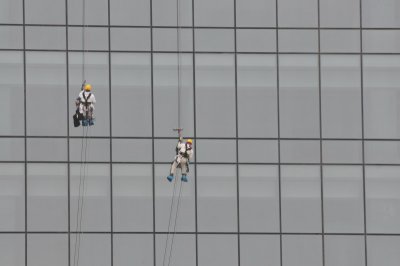 Acrobatic workers (1)