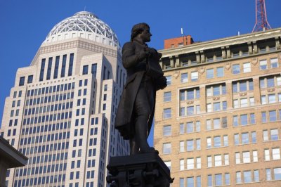Thomas Jefferson Statue and AEGON Center.jpg