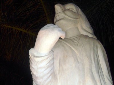 Statue near Palm Beach.jpg