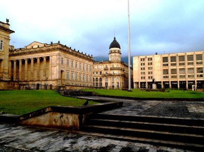 Capitolio Nacional, Colegio Mayor de San Bartolome, y Edificio del Senado.jpg