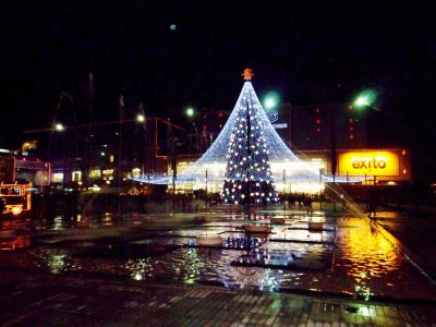 Christmas Lights Outside Gran Estacion Mall - Centro Comercial (1).jpg