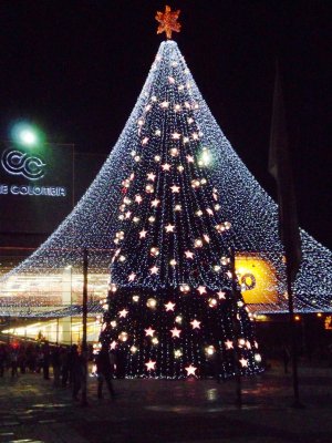 Christmas Lights Outside Gran Estacion Mall - Centro Comercial (3).jpg